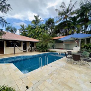 Casa com 1.378 m² de Jardim, Piscina, Área de Festas No Badenfurt!